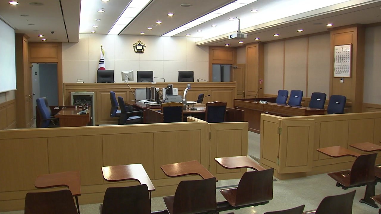 '친모 살해 청부' 중학교 교사 징역 2년..."의사 확실" / YTN