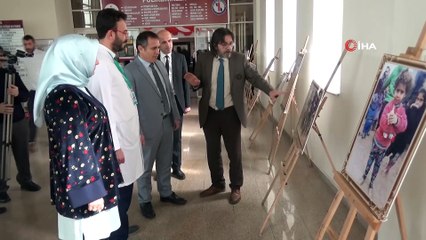 Azez’deki dram fotoğrafları bu kez hastanede sergilendi