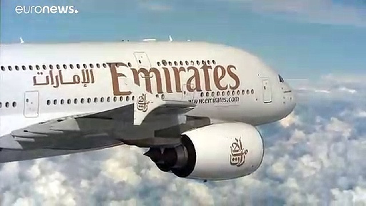 طيران الإمارات توقع صفقة مع إيرباص بأكثر من 21 مليار دولار وتخفض طلبها على "إيه380" العملاقة