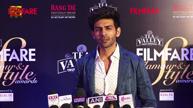 Kartik Aaryan Wants To HUG Sara Ali Khan | Filmfare Glamour and Style Awards 2019