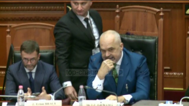 Pa Koment - Kuvend, Paloka qëllon Ramën me bojë në fytyrë - Top Channel Albania - News - Lajme