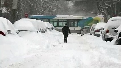 Una fuerte tormenta de nieve paraliza el este de Canadá