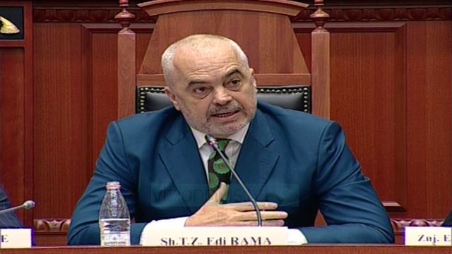 Edi Paloka shiringë me bojë në fytyrën e Edi Ramës - News, Lajme - Vizion Plus