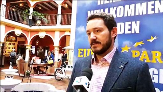 Matthias Kirch, directeur des ressources humains d'Europa-Park, détaille les besoins du parc de loisirs