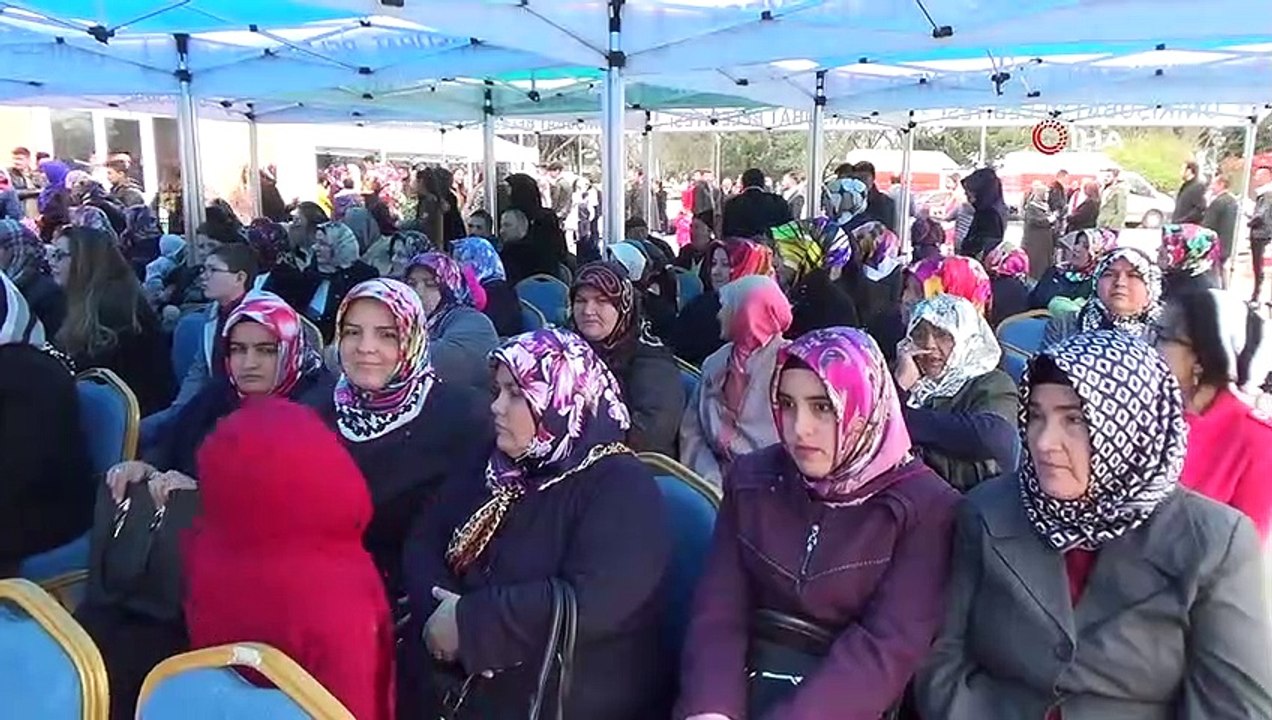 Toplu nikahla 'Sevgililer Günü'nde dünya evine girdiler