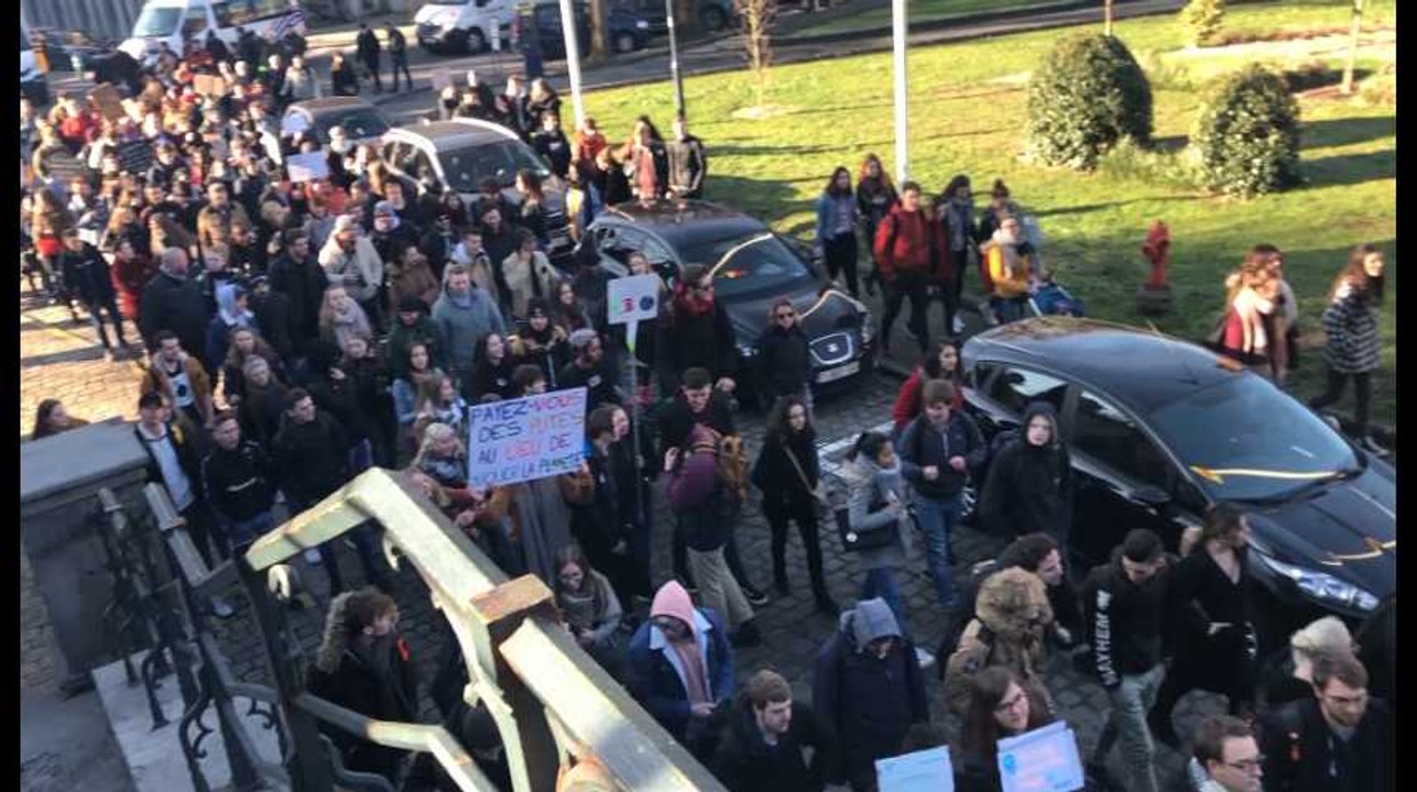 Manifestation des étudiants pour le climat Mons