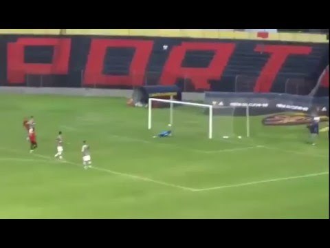 Pedrafoguense Wilson Silva que joga no Sport Club do Recife faz gol contra Fluminense