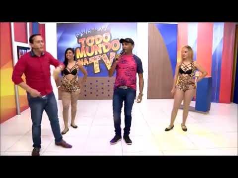 Cantor Gildo do Forró se apresenta na TV NOVA em Recife