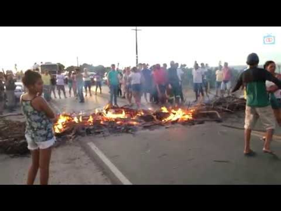 Protesto na PB 044 em Pitimbú