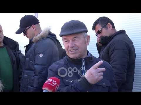 Ora News - Banorëve në Sauk u merret rruga nga kompania që po ndërton një kompleks vilash