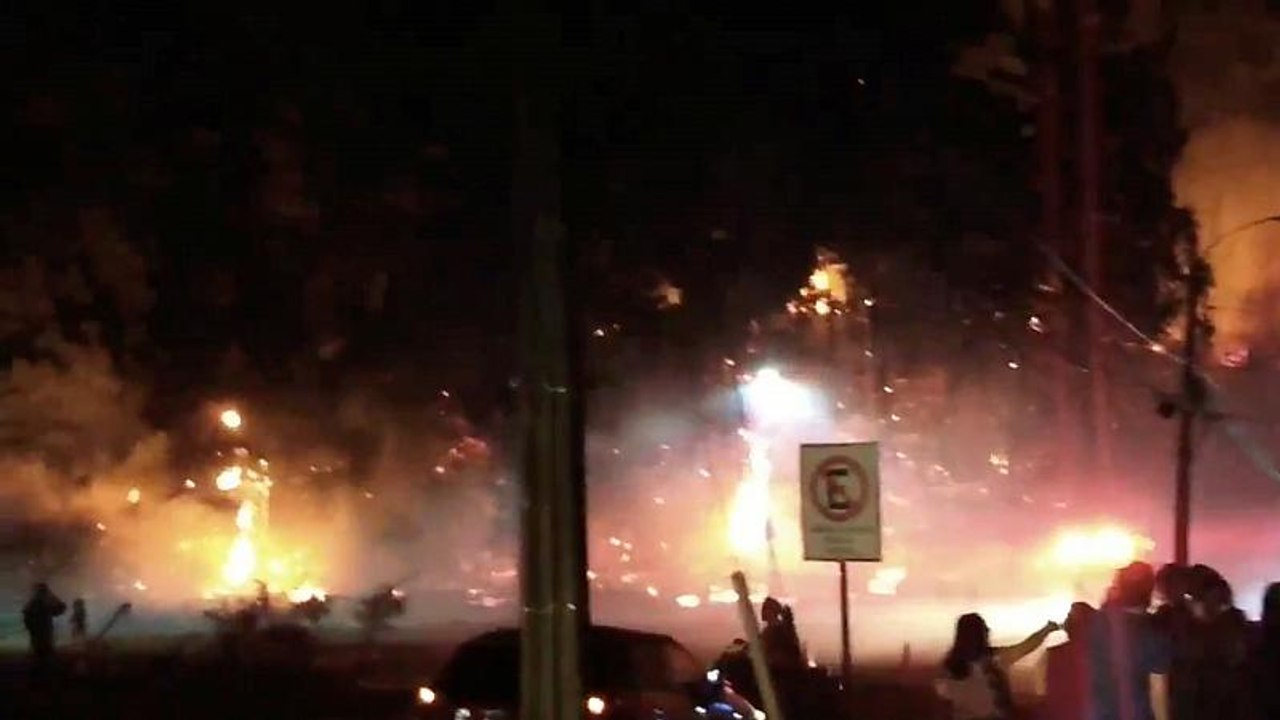 Forest fires tear through south Chile