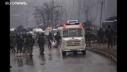 44 قتيلا في انفجار سيارة ملغومة بالشطر الهندي من كشمير