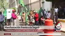 Campesinos se manifiestan frente a la Segob
