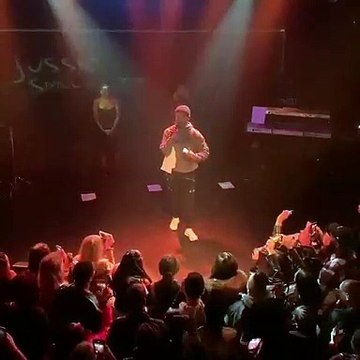 Fans share video of Jussie Smollett calling himself the gay Tupac, as Twitter is roasting him