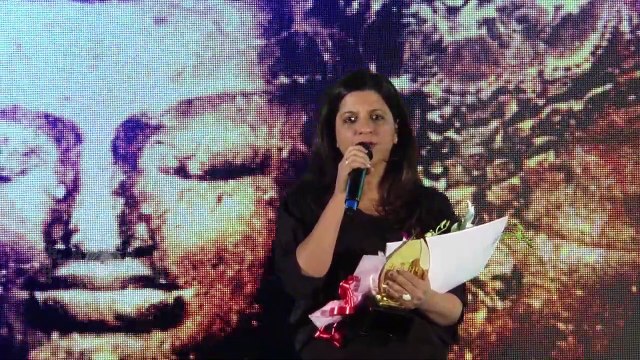 Zoya Akhtar SLAMS Kangana Ranaut For Manikarnika Controversy
