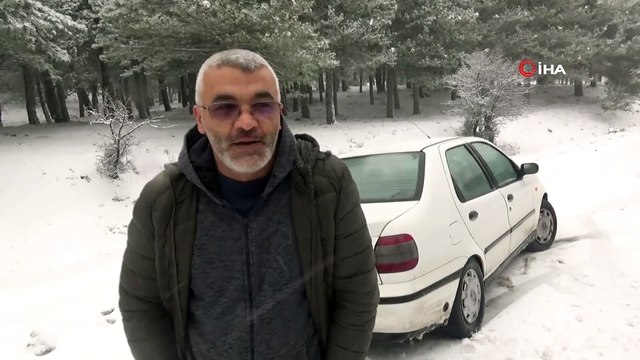 Kazdağları’nda kar yağışı nedeniyle araçlar ilerlemekte güçlük çekiyor
