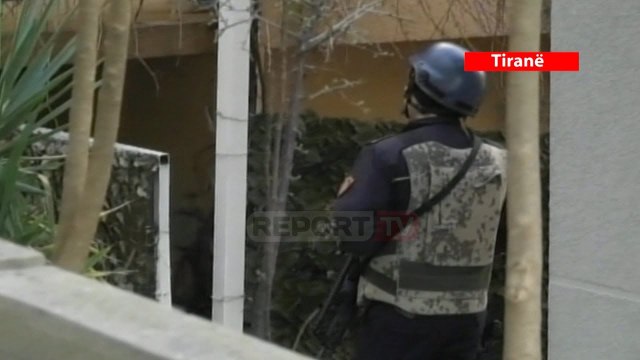 Report TV - Forcat speciale dhe FNSH kontrolle blic në banesat e gjyqtarëve që liruan Dajtin