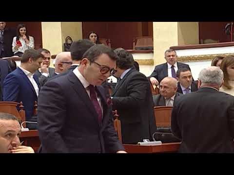 Ruçi perzen Paloken nga salla