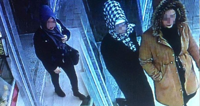 Hırsızlık Yaparken Tanınmamak İçin Başörtüsü Takan Genç Kızlar, Yakayı Ele Verdi