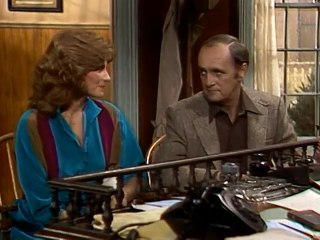 Newhart - 102 - Mrs. Newton's Body Lies A'Mould'ring in the Grave