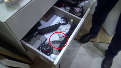 Euro dhe fishekë në shtëpinë e gjyqtarit Skënder Damini