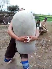 Video of local brave man who have ability to weight lifting.....