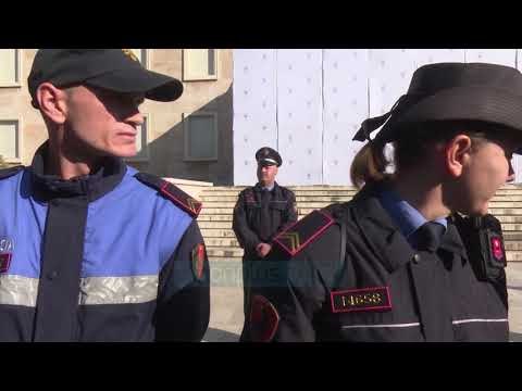 Policia paralajmëron akte dhune në protestën e opozitës - News, Lajme - Vizion Plus