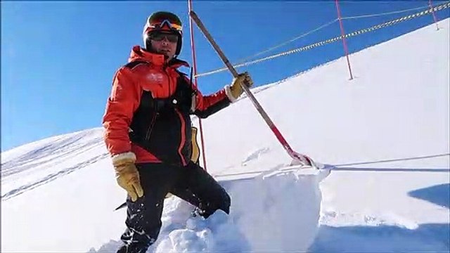 Praz-sur-Arly : le nivologue de la station explique comment il analyse la neige