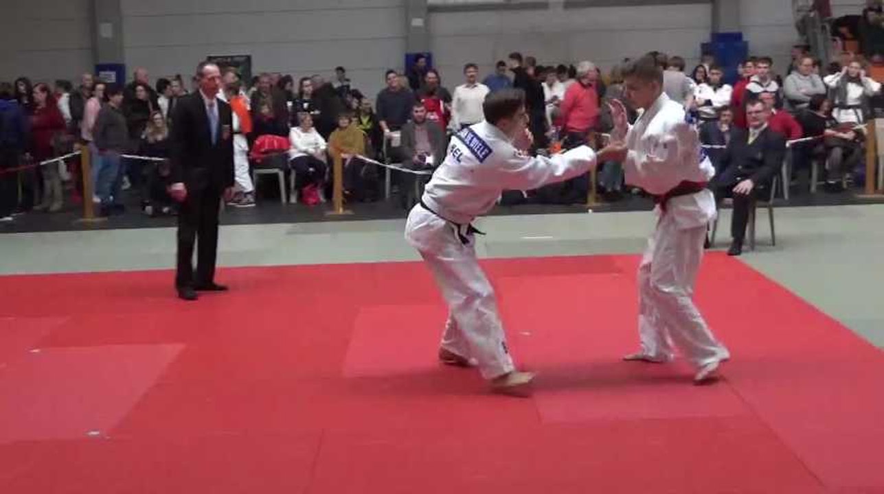 Finale Provincial 2019 U18 -66kg entre Giovanni Van de Wiele (Kano Tournai) et Kasim Bisimbiyev (Judo Deux Haine)