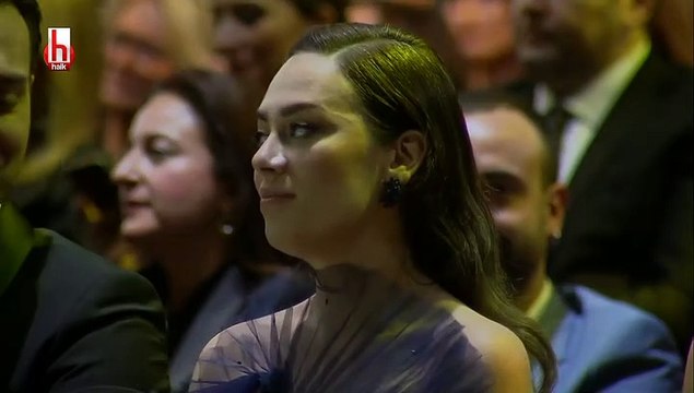 GQ Men of the Year 2018 Ödül Töreni'nde Selçuk Yöntem Demet Evgar'a ödülünü takdim etti