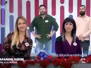 Gözleri Kapalı Bir Şekilde 12 Kadının Arasında Eşinin Elini Bilemeyen Damada Cayır Cayır Fırça Kayıp Cezalandıran Gelin Hanım