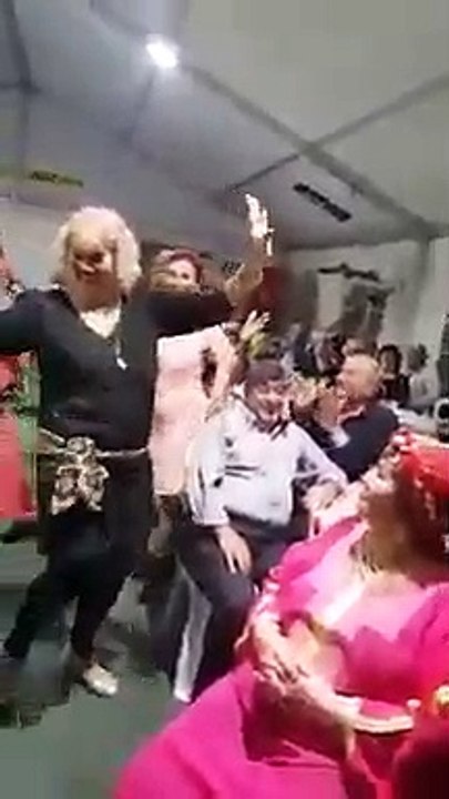 الفنان محسن الشريف يحي حفل بأسرائيل و يرقص الصهيونيات ع طــار بوفلس  Tunisie 2019