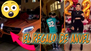 Anuel AA Le Regala Un Mercedes a Karol G En Su Cumpleaños