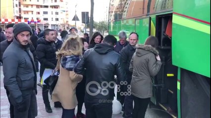 Ora News - Protesta e opozites, lezhianët nisen drejt Tiranës