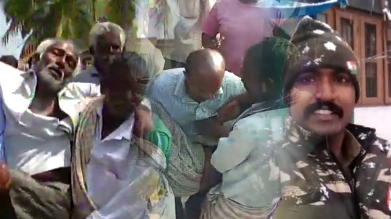 Pulwama : ಮಂಡ್ಯದಲ್ಲಿ ಯೋಧ ಗುರು ಅಂತ್ಯಕ್ರಿಯೆ ಜಾಗ ಬದಲು | Oneindia Kannada