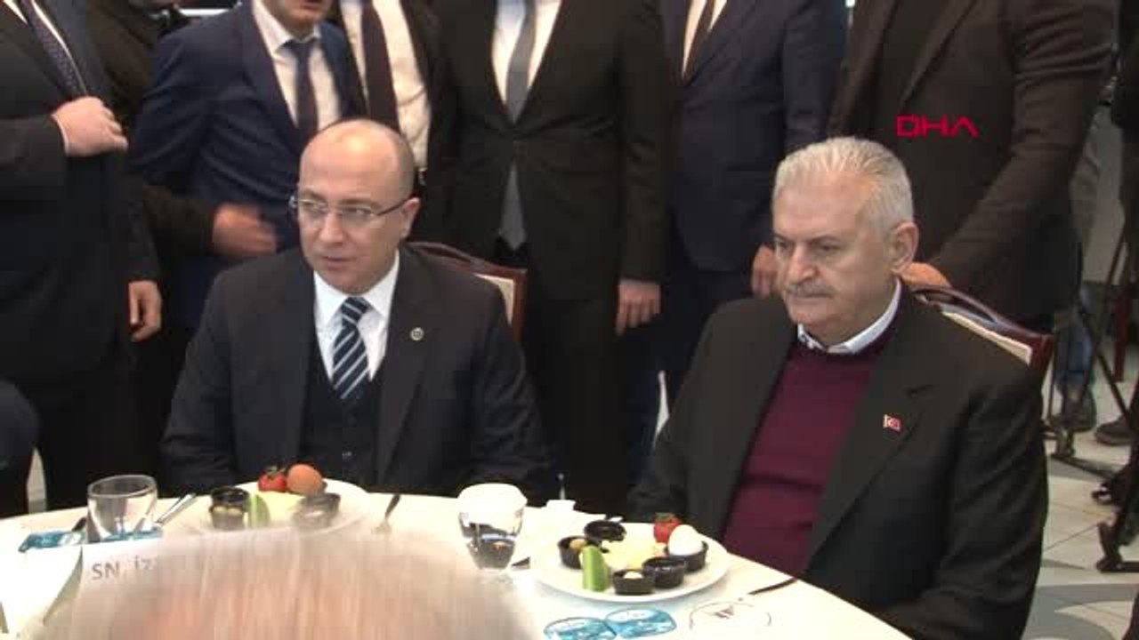Binali Yıldırım Ümraniye'de Cumhur İttifakı Kahvaltı Programına Katıldı