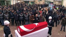 Şehit polis memuru son yolculuğuna uğurlanıyor
