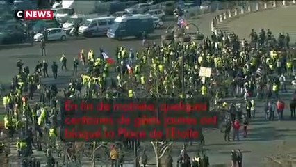 Des centaines de gilets jaunes ont bloqué la Place de l'Etoile à Paris en fin de matinée