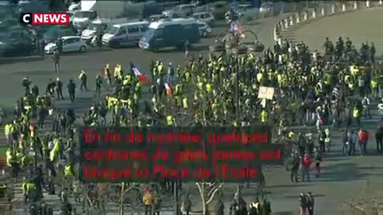 Des centaines de gilets jaunes ont bloqué la Place de l'Etoile à Paris en fin de matinée