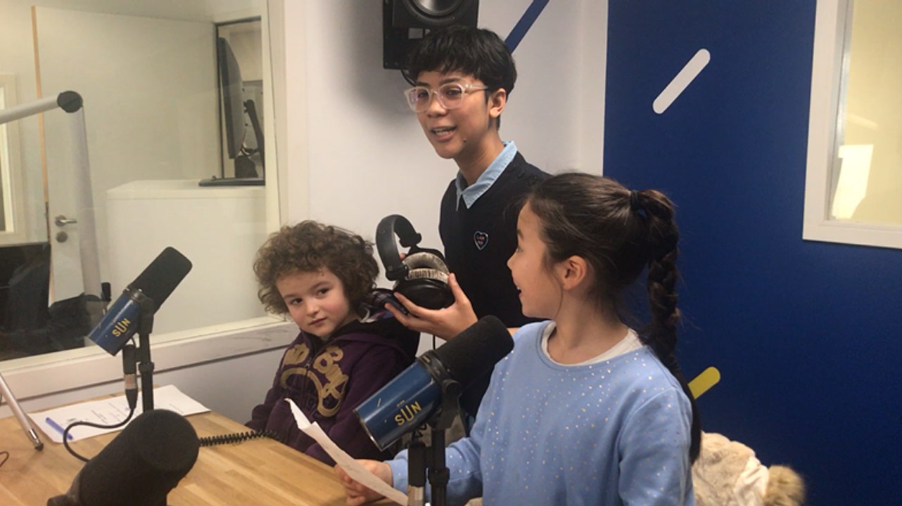 Portes ouvertes des radios associatives. Les enfants s’essaient à la radio avec Sun