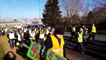 Les gilets jaunes filtrent le rond-point d'Haudainville