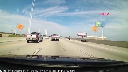 Dha Dış - Motosikletli Sürücü Bariyere Çarptı, Köprüden Düşerek Öldü