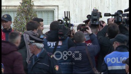 Ora News - Ardi Veliu: Policia bëri punë të shkëlqyer! Nisin hetimet për dhunën në protestë