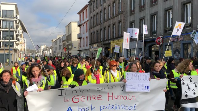 Brest. Les femmes en tête du défilé des Gilets jaunes