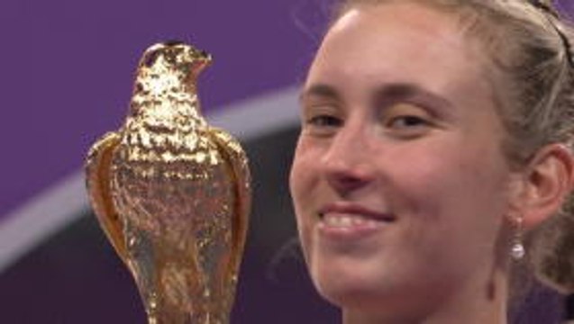 Mertens bt Halep (3-6 6-4 6-3)