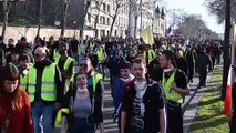 Fransa'da sarı yelekliler gösterilerin 14'üncü haftasında sokaklarda - PARİS