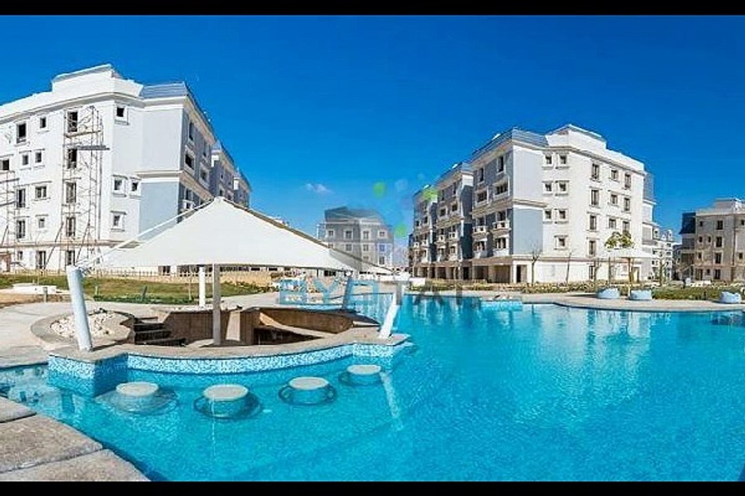 اي فيلا بحديقة كورنر للبيع كمبوند ماونتن فيو هايد بارك