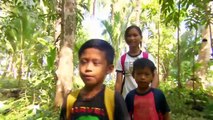 Chemins d'école, chemins de tous les dangers - Philippines