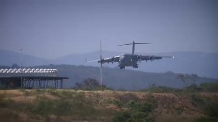 Venezuela, Guaidó ai militari: "Lasciate passare gli aiuti umanitari"