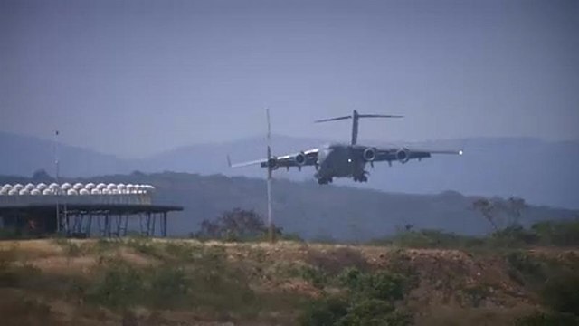 Venezuela, Guaidó ai militari: Lasciate passare gli aiuti umanitari